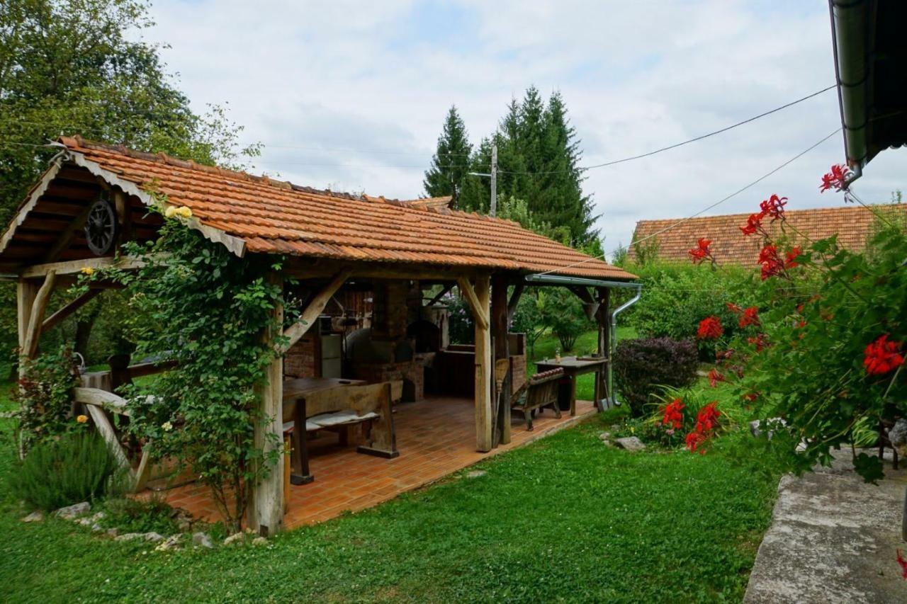 Villa Dorina Hiza à Karlovac Extérieur photo